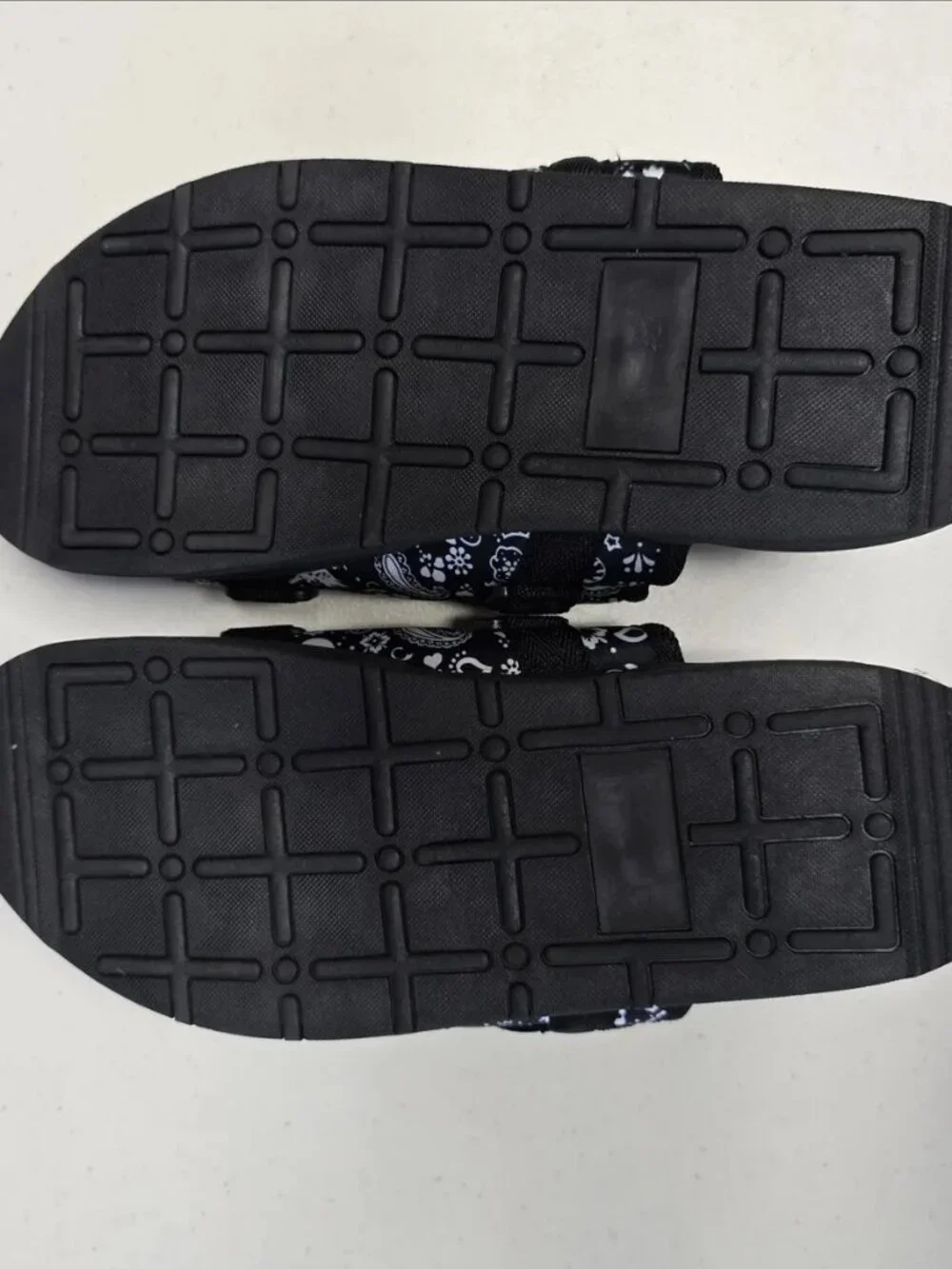 DRACO Black Bandana Slides Men's Sz 11-12 w/ Bag